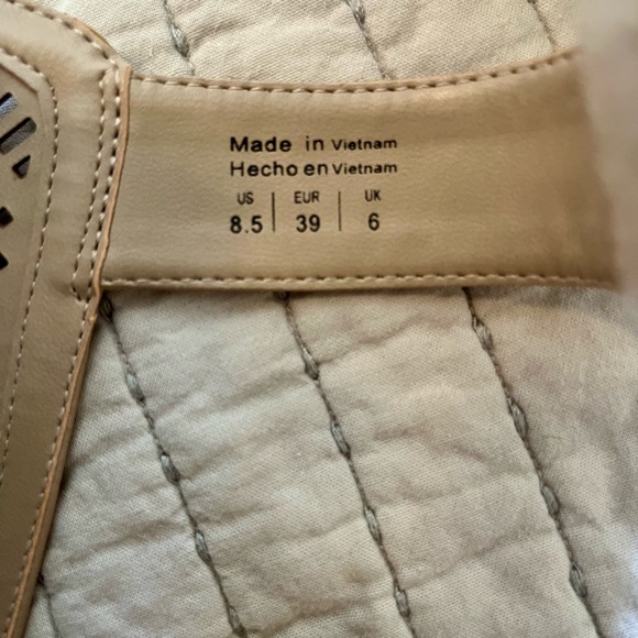 Call it Spring cream bootie heels - size 8.5 - Picture 2 of 4